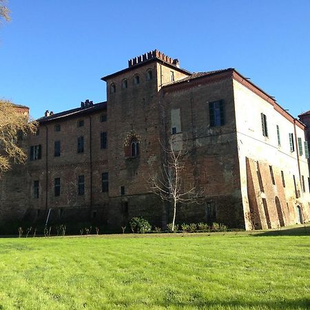 Castello Sannazzaro B&B Giarole Extérieur photo